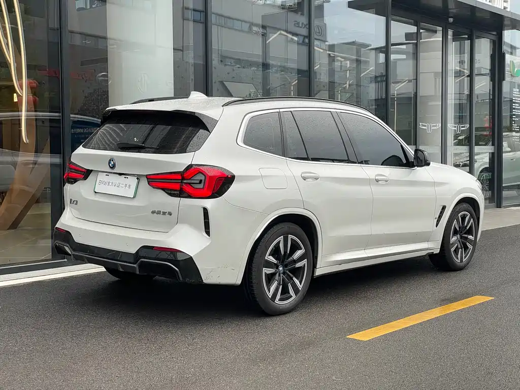 BMW iX3 — миниатюра 5