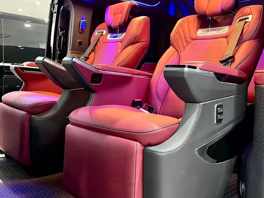 Toyota HiAce 2025 3.5L AT