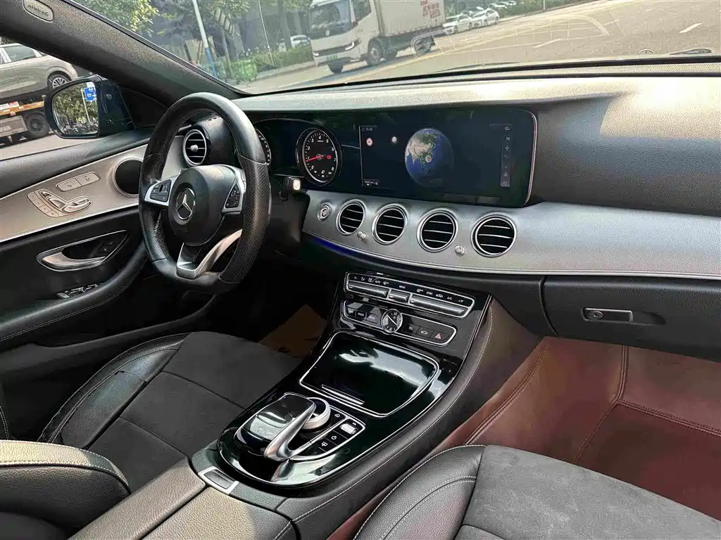 Mercedes-Benz E-Class — миниатюра 19
