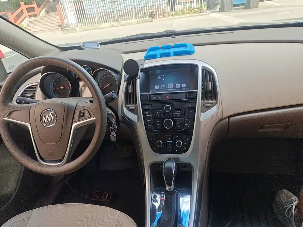 Buick Excelle — миниатюра 10