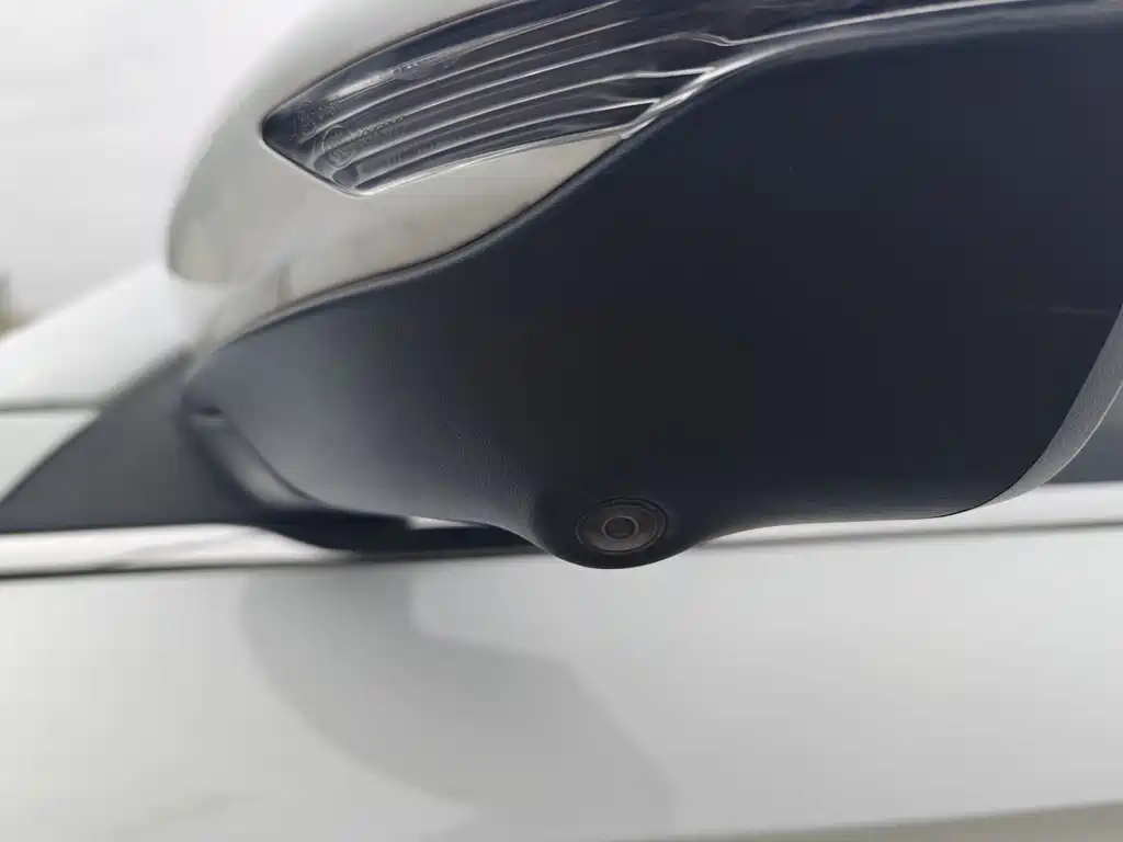 Geely Emgrand — миниатюра 11