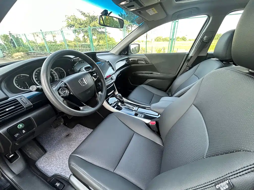 Honda Accord — миниатюра 7