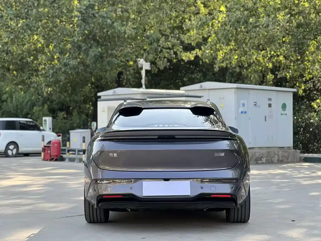 Zeekr 007GT — миниатюра 8