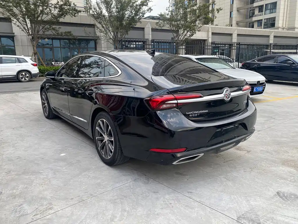 Buick LaCrosse — миниатюра 4