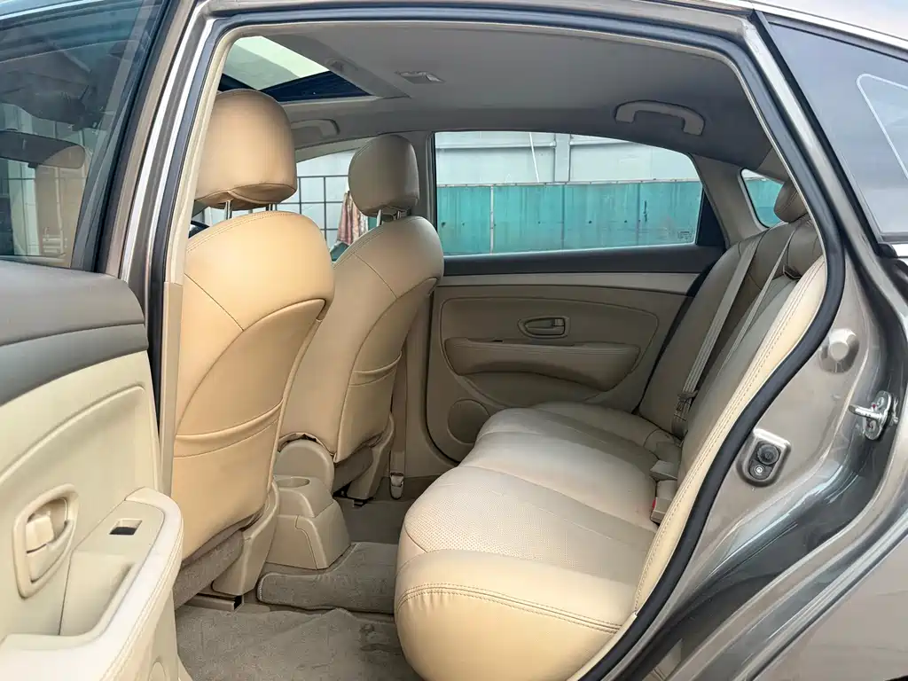 Nissan Sylphy — миниатюра 6