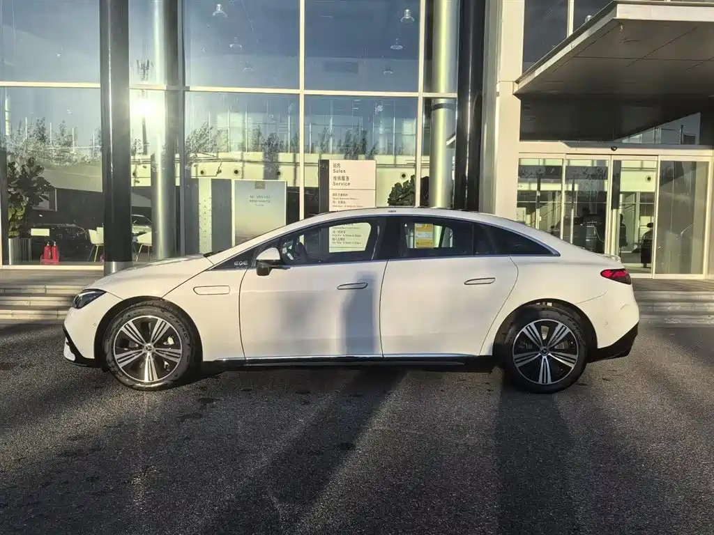 Mercedes-Benz EQE 2025 500 4MATIC