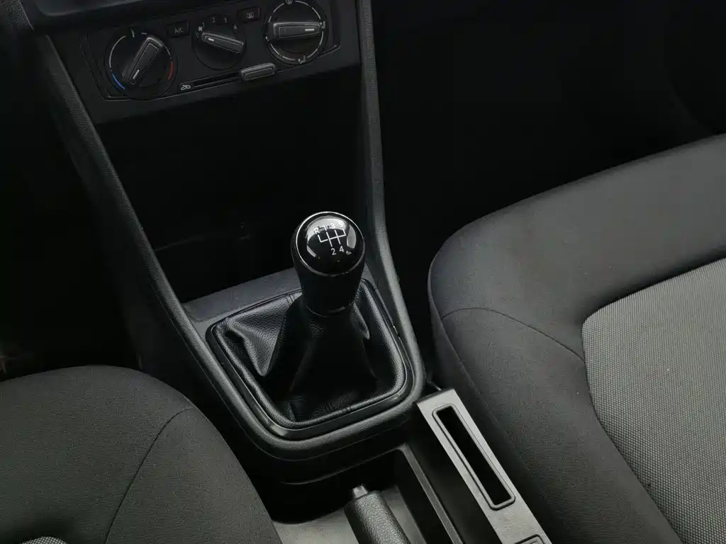 Volkswagen Jetta — миниатюра 13