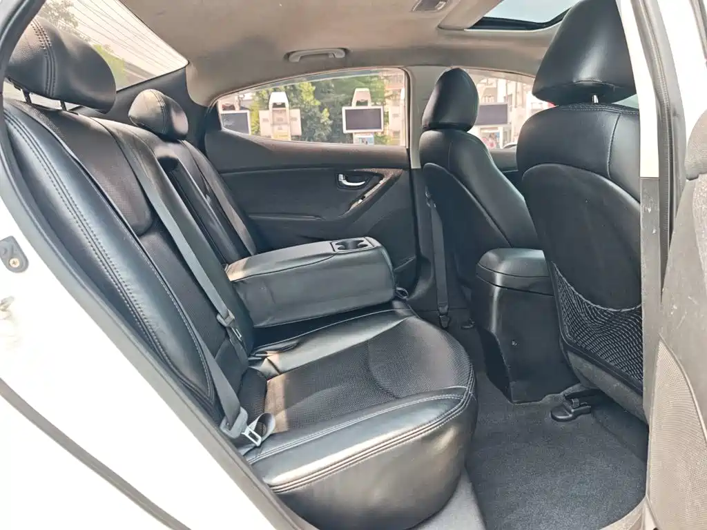 Hyundai Elantra Langdong — миниатюра 24