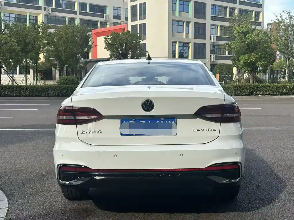 Volkswagen Lavida — миниатюра 5