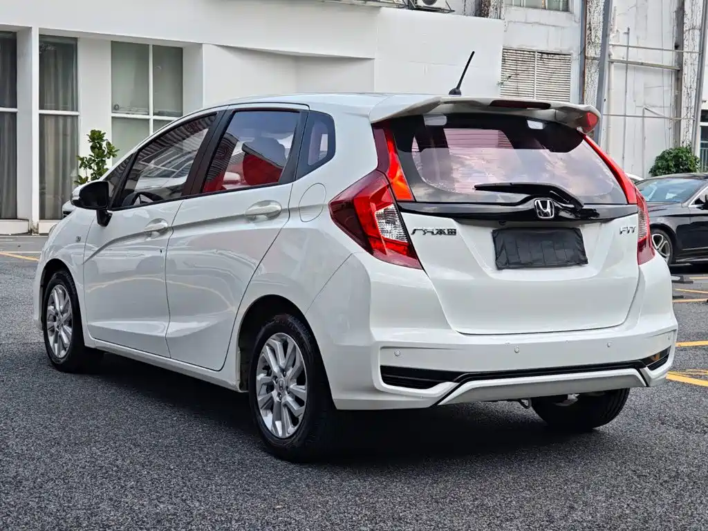 Honda Fit — миниатюра 7