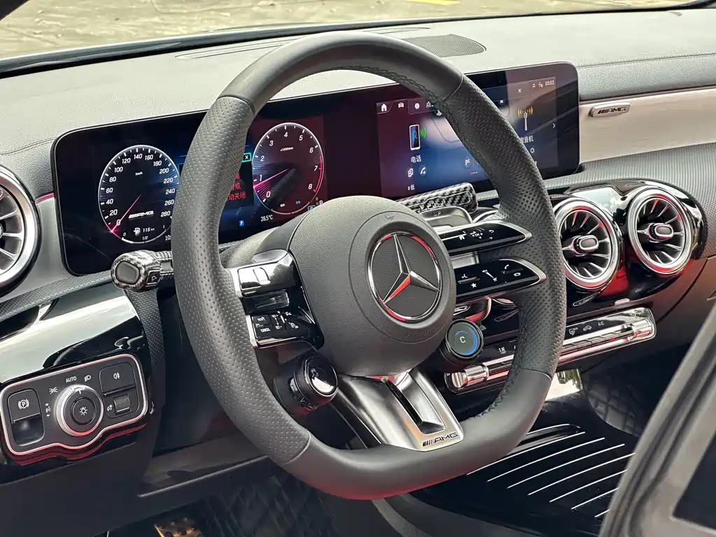 Mercedes-Benz CLA AMG — миниатюра 9