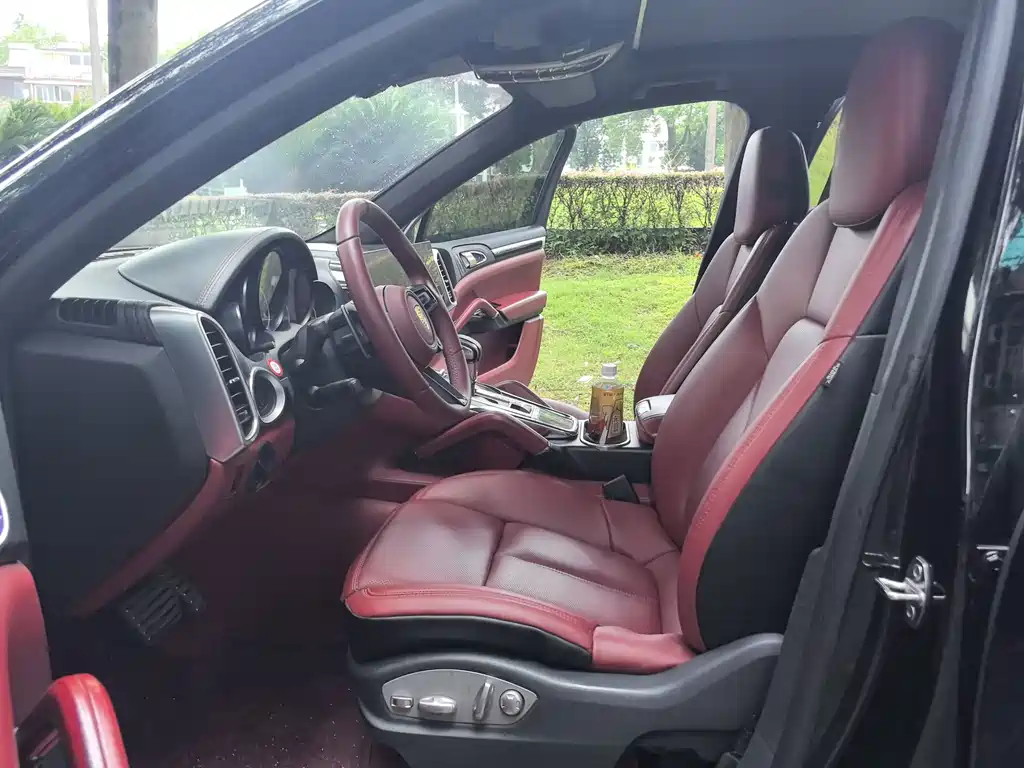 Porsche Cayenne — миниатюра 19