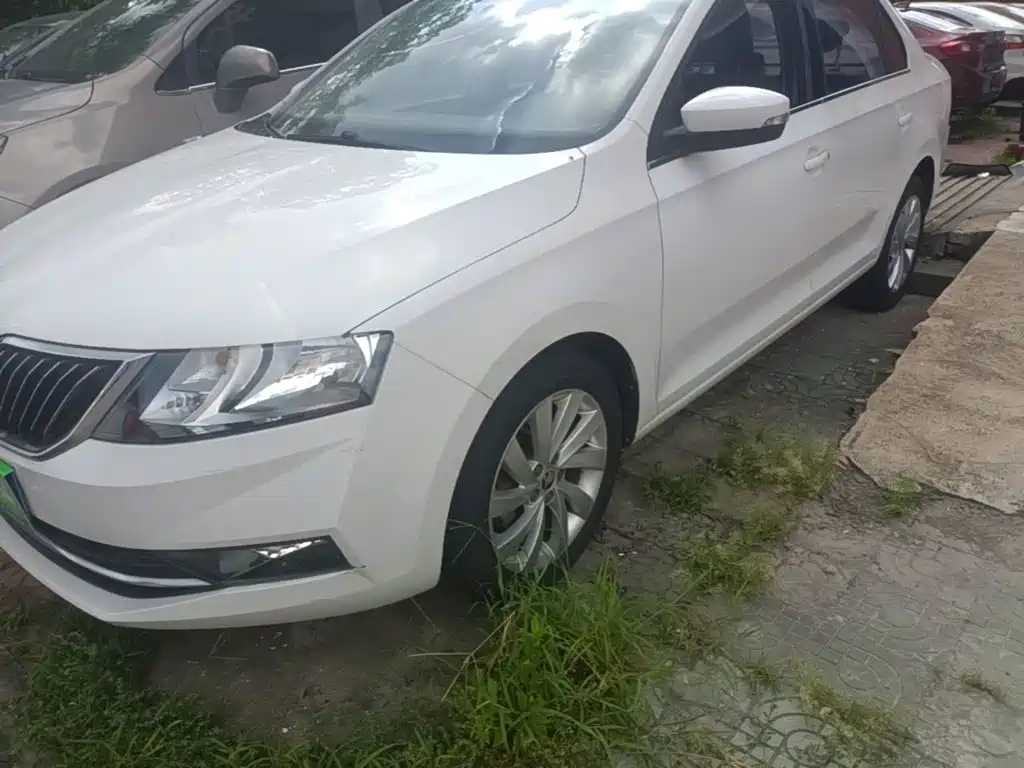 Skoda Rapid — миниатюра 23