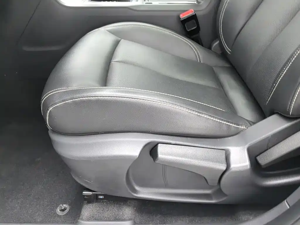 Roewe RX5 — миниатюра 20