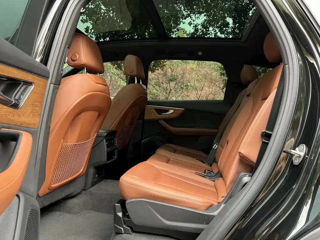 Audi Q7 — миниатюра 9