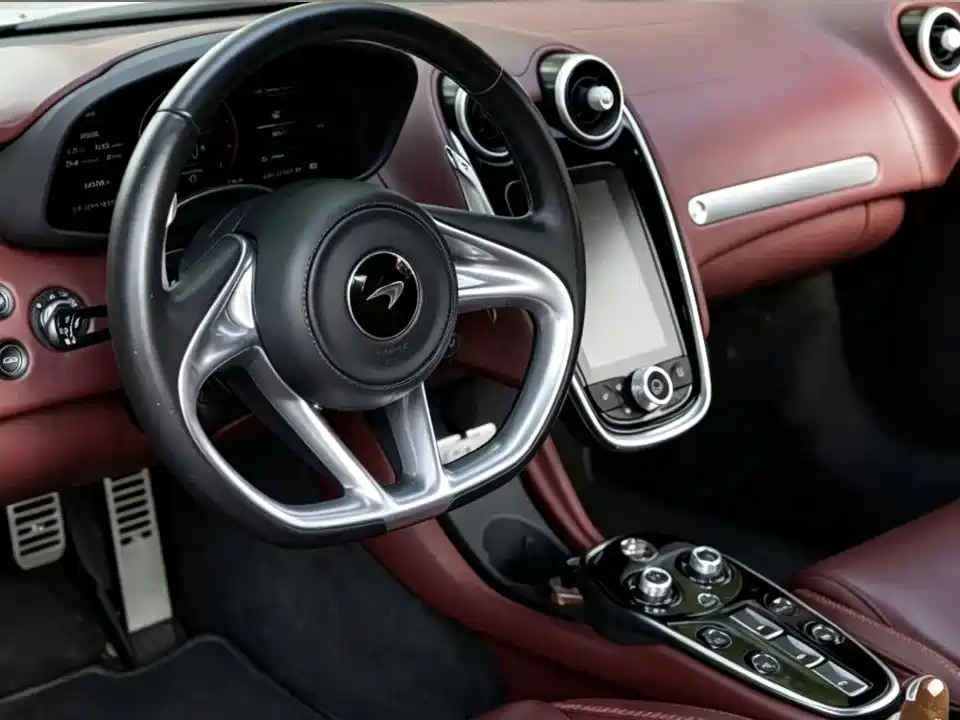 McLaren GT — миниатюра 6