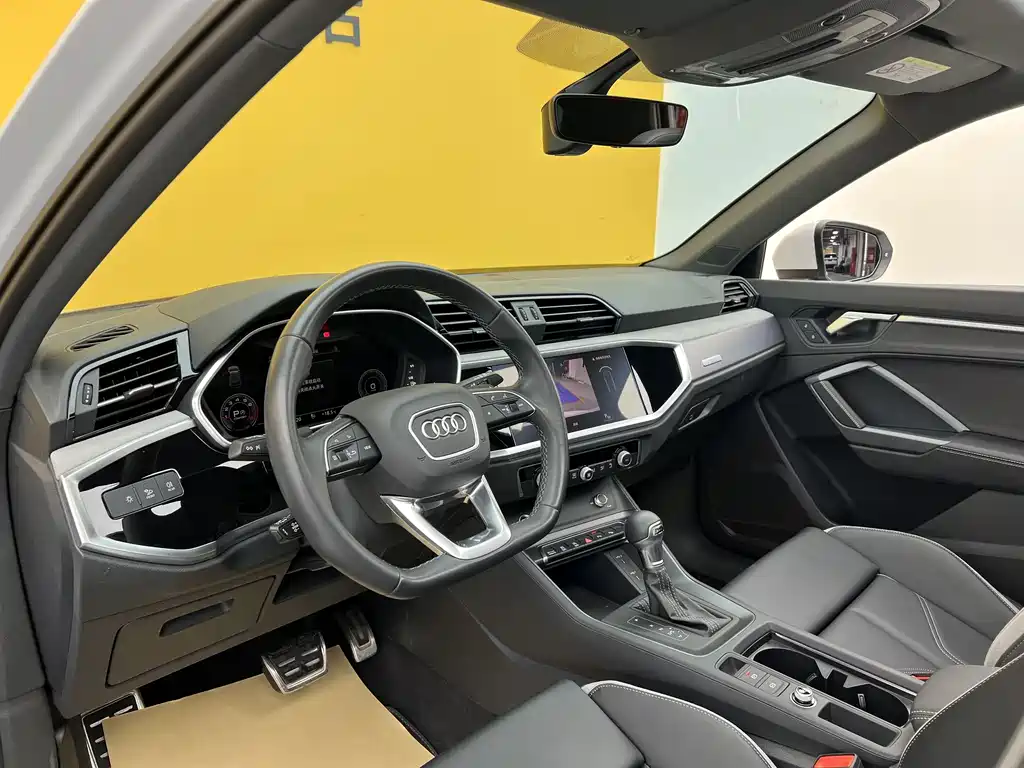 Audi Q3 2024 40 TFSI Fashion