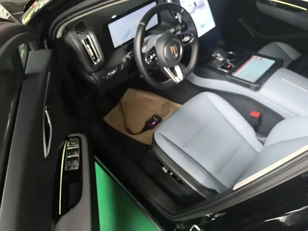 Hongqi Hongqi HS3 PHEV — миниатюра 16