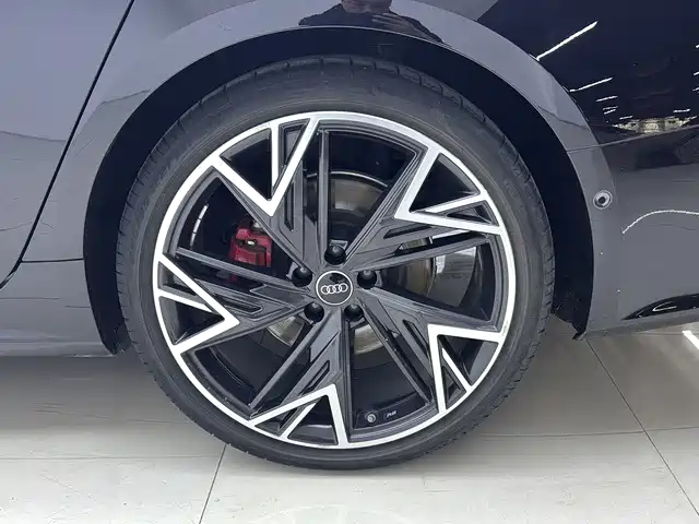 Audi A7L — миниатюра 6