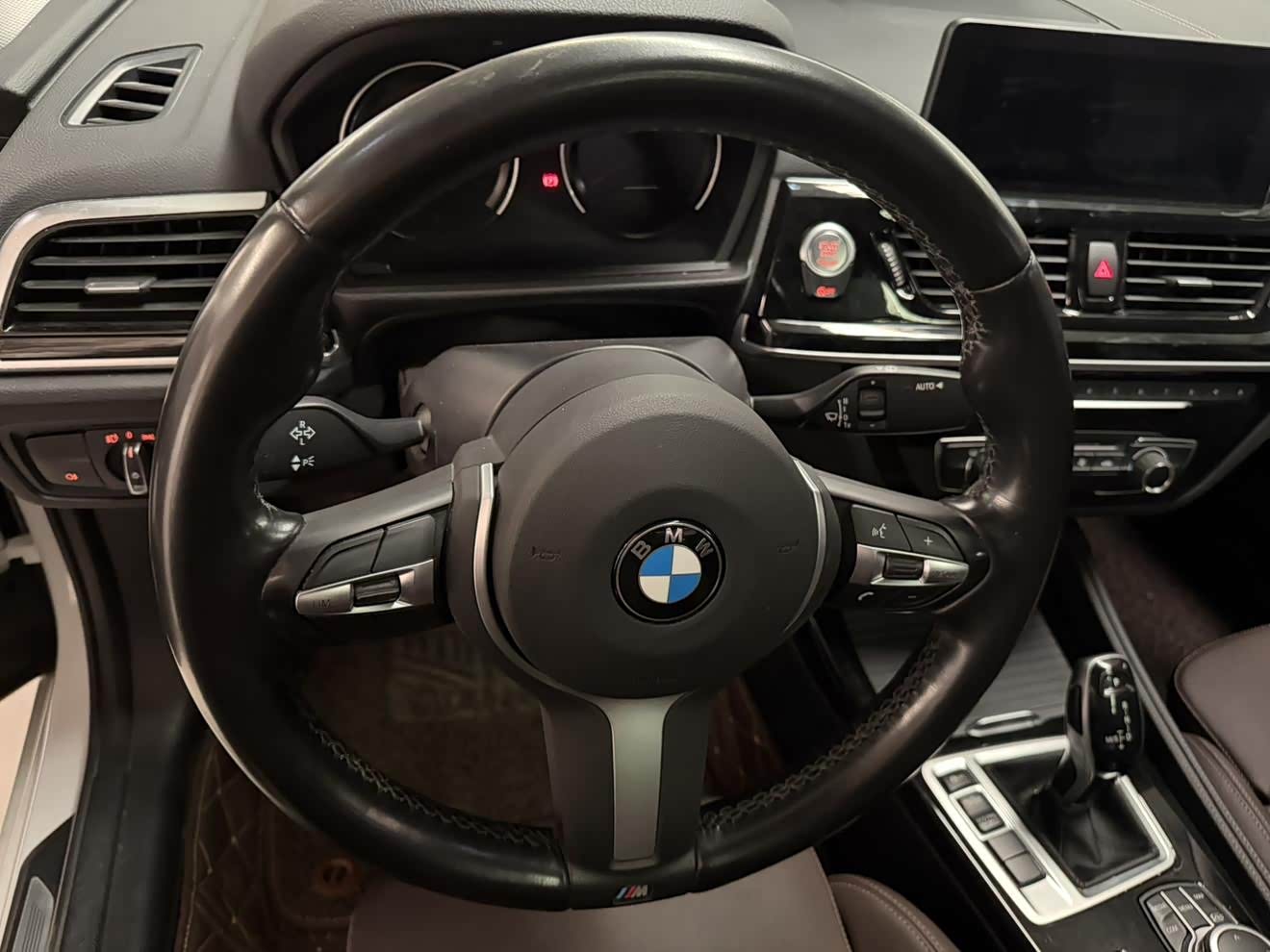 BMW 1 Series 1.5 л 2021 г. Белый, пробег 34000 км