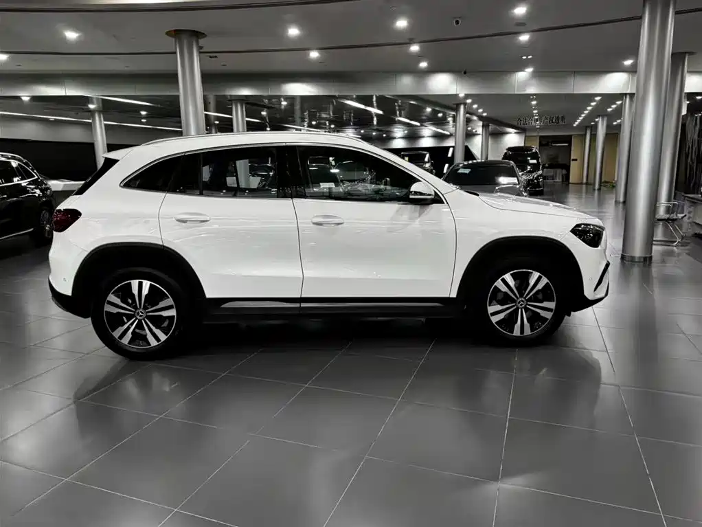 Mercedes-Benz GLA — миниатюра 6