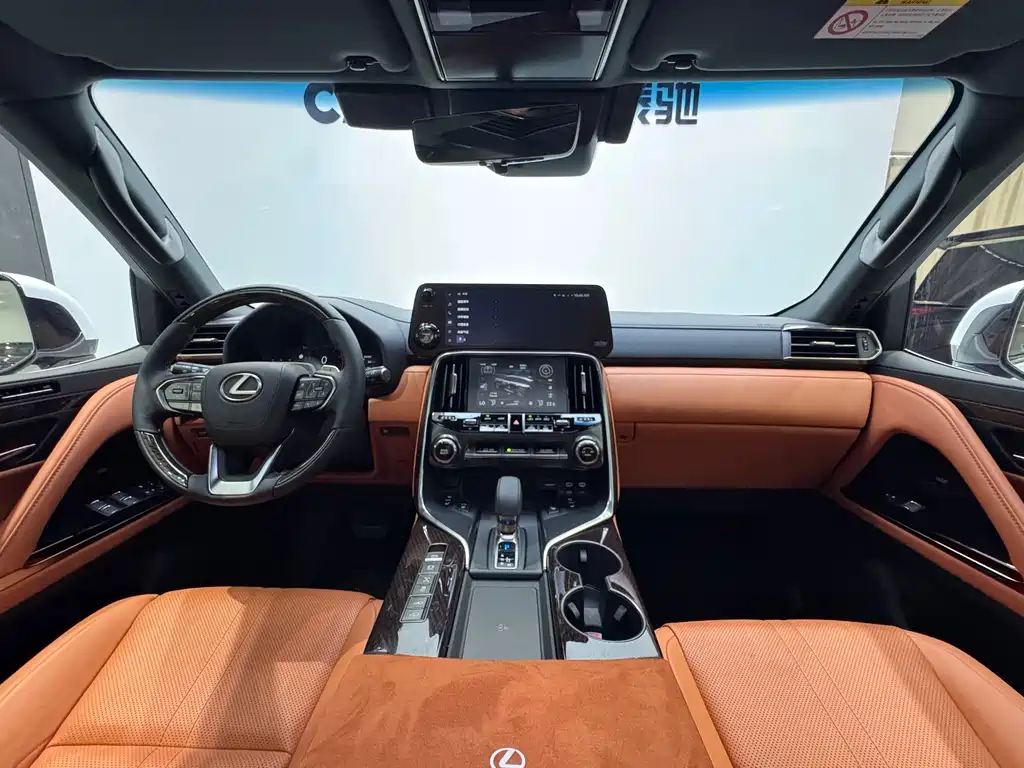 Lexus LX — миниатюра 20