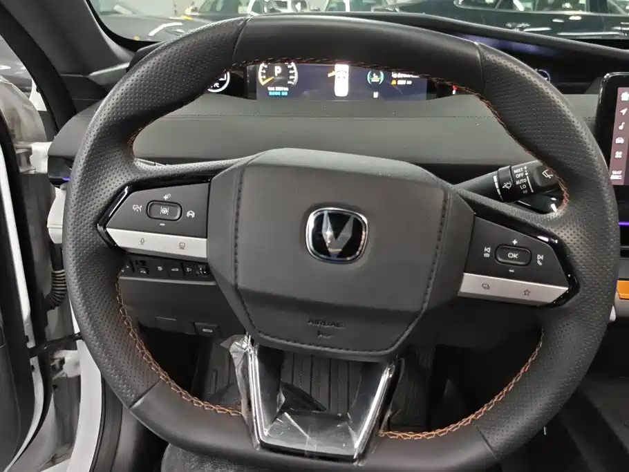 Changan UNI-V iDD — миниатюра 15