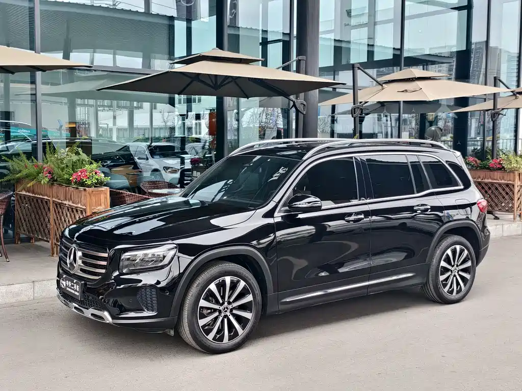 MERCEDES-BENZ GLB