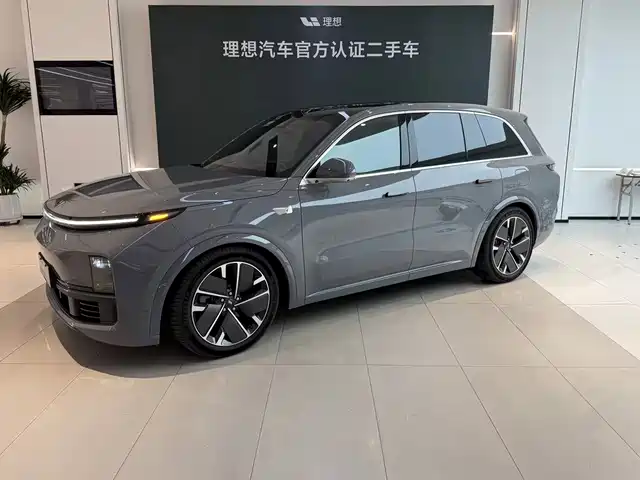 Li Auto L8
