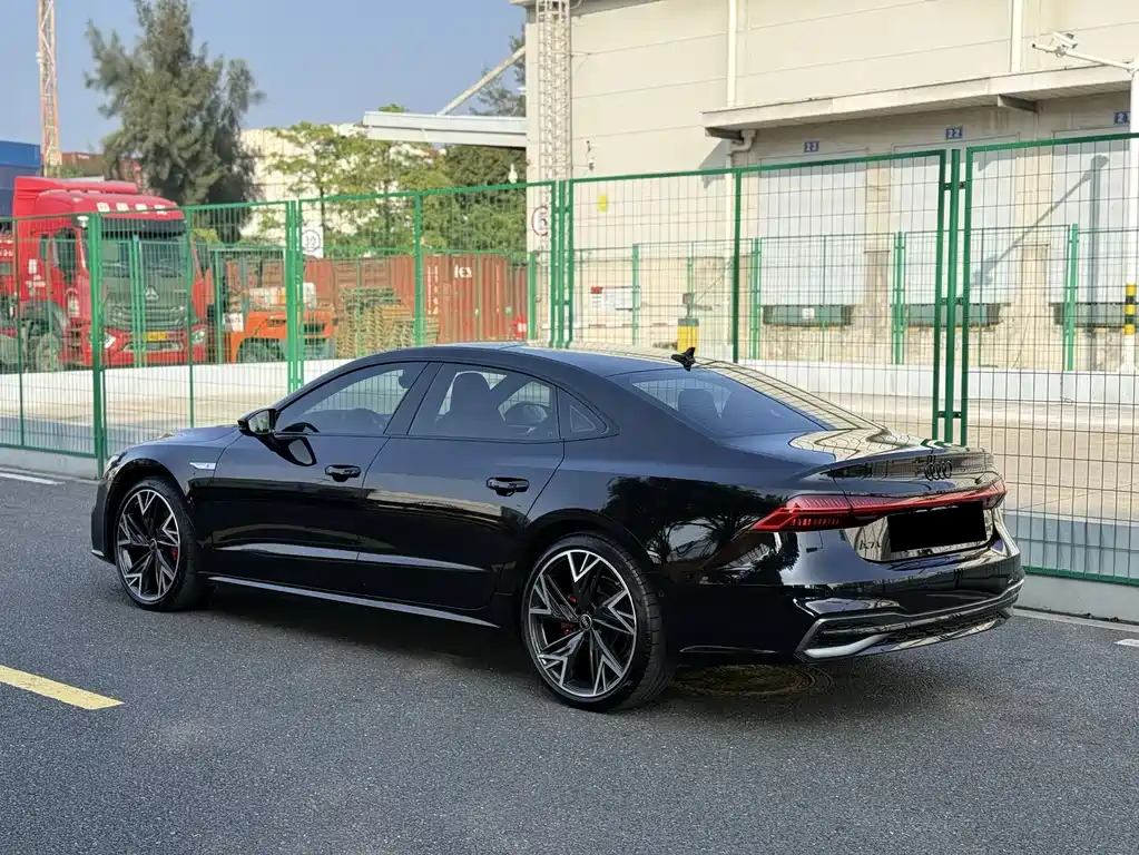AUDI A7L