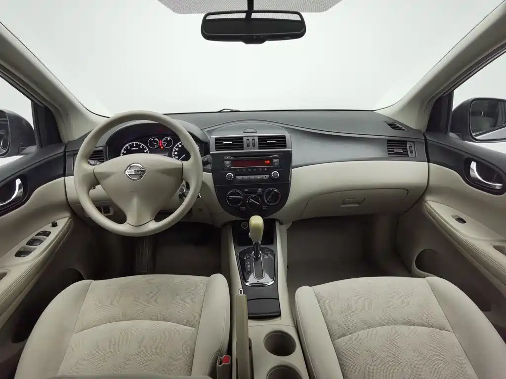 Nissan Tiida — миниатюра 5