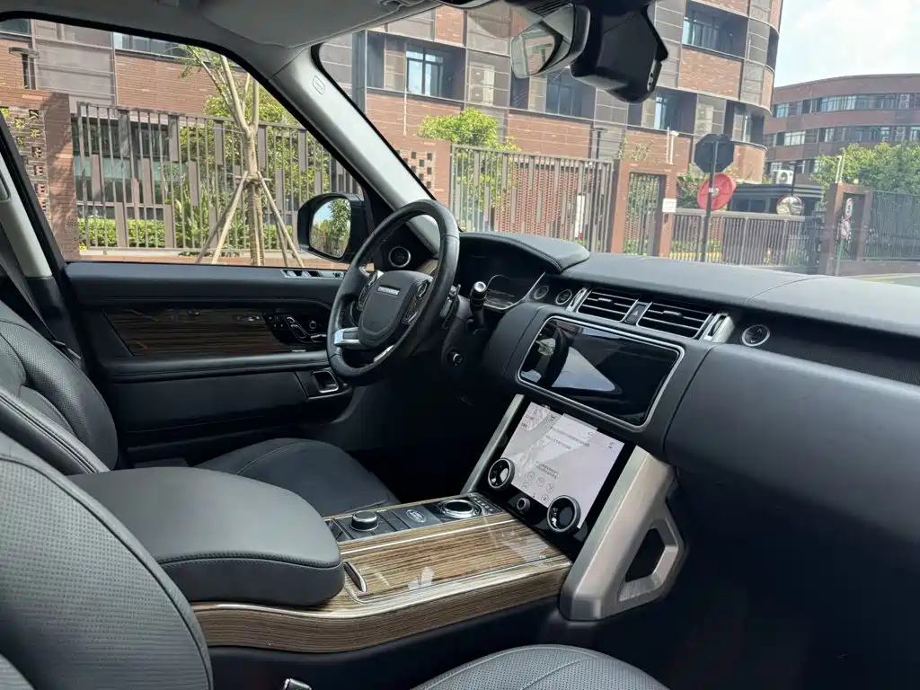 Land Rover Range Rover — миниатюра 4