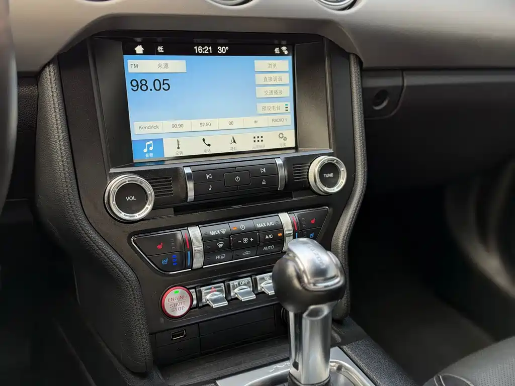Ford Mustang — миниатюра 8