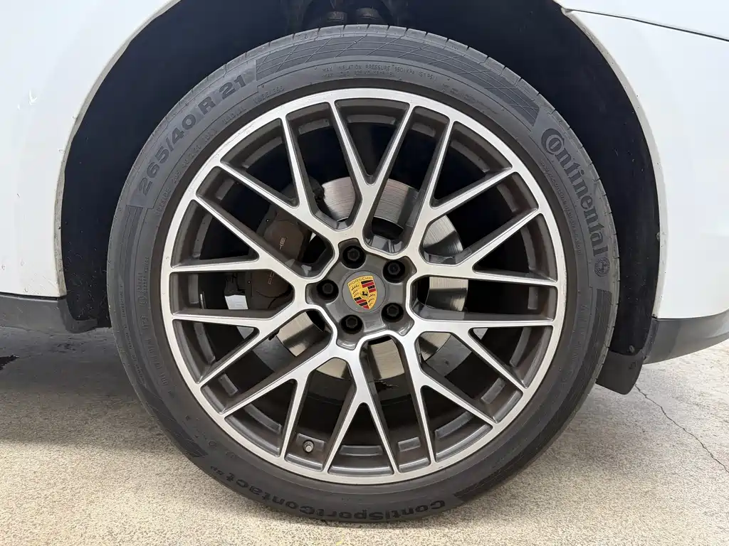 Porsche Macan — миниатюра 8