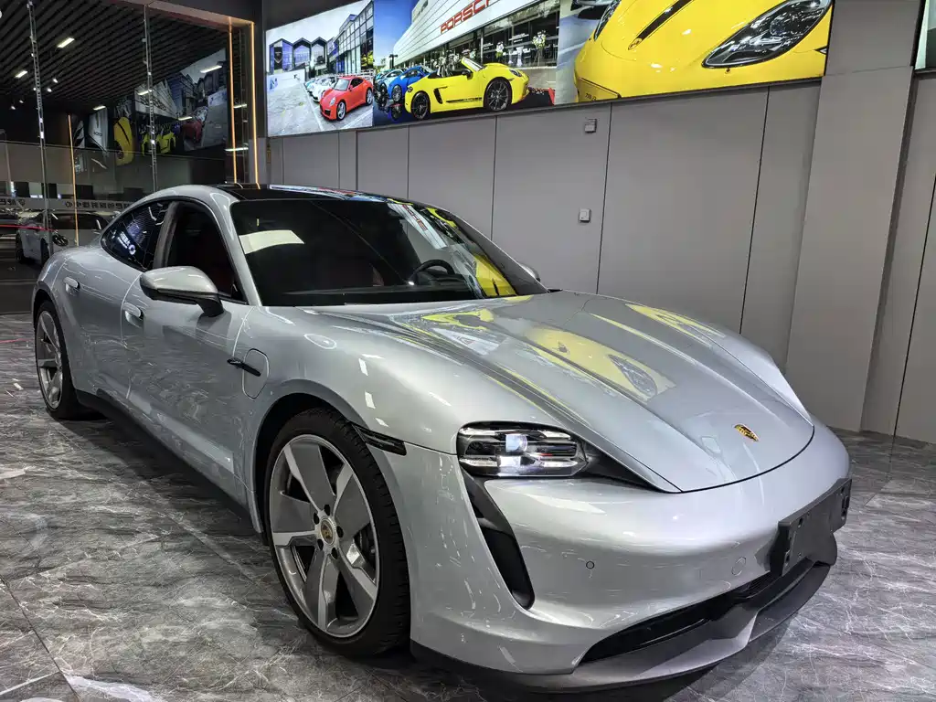 Porsche Taycan — миниатюра 7