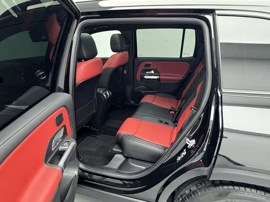 Mercedes-Benz GLB AMG — миниатюра 18