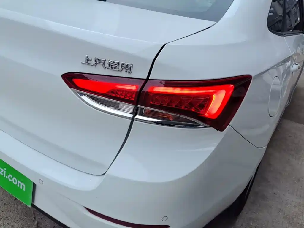 Buick Excelle — миниатюра 8