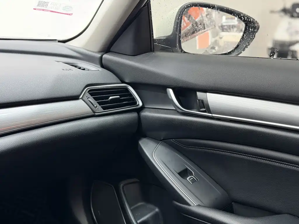 Honda Accord — миниатюра 13