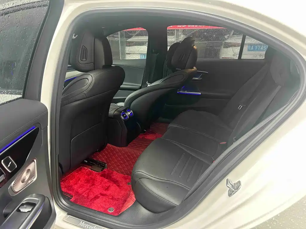 Mercedes-Benz C-Class — миниатюра 7