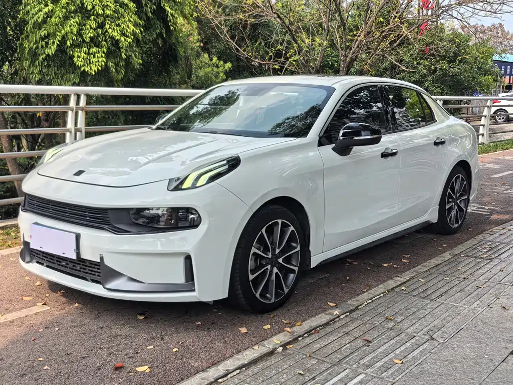 2020 Lynk & Co 03 - zdjęcie 1 z 10