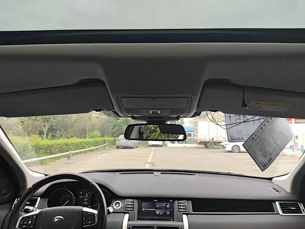 Land Rover Discovery Sport — миниатюра 18