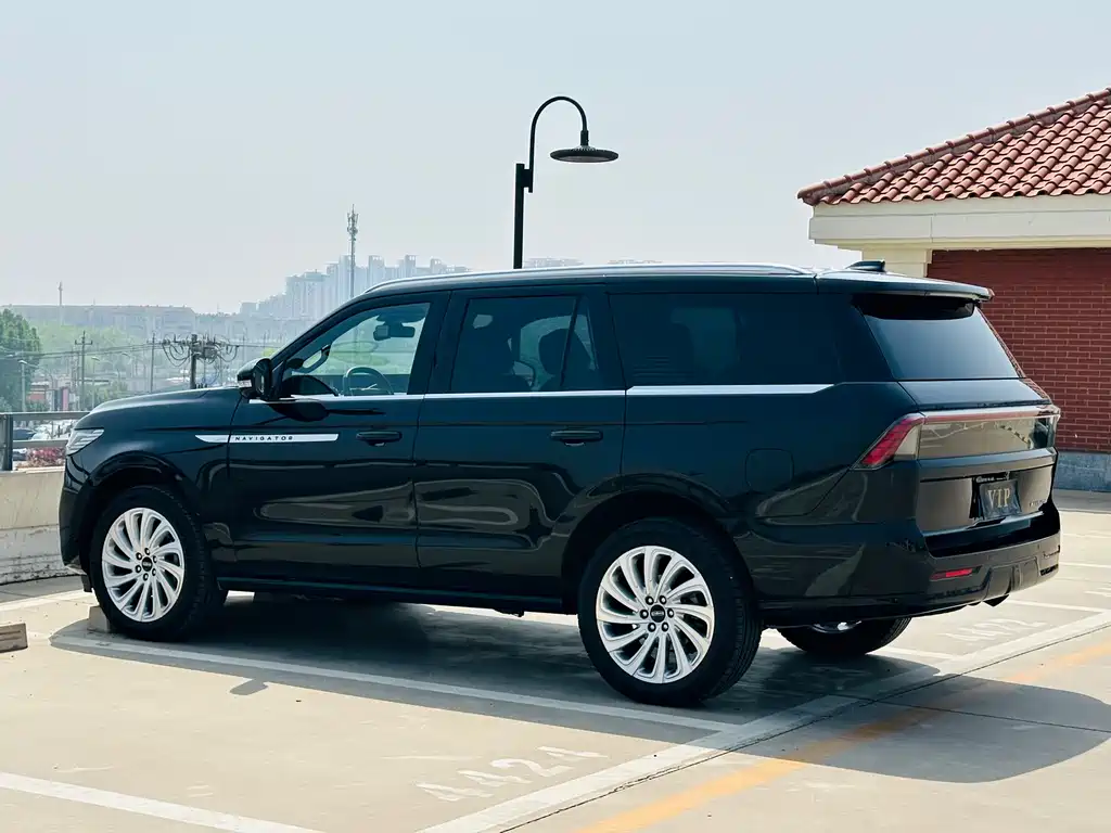 Lincoln Navigator 2025 3.5T