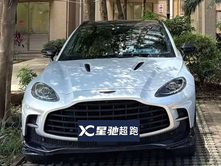 Aston Martin DBX 2023 4.0T V8 707