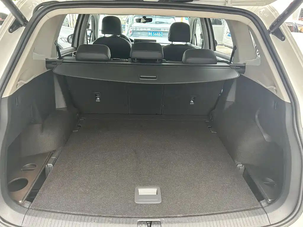 Volkswagen Tiguan L — миниатюра 6