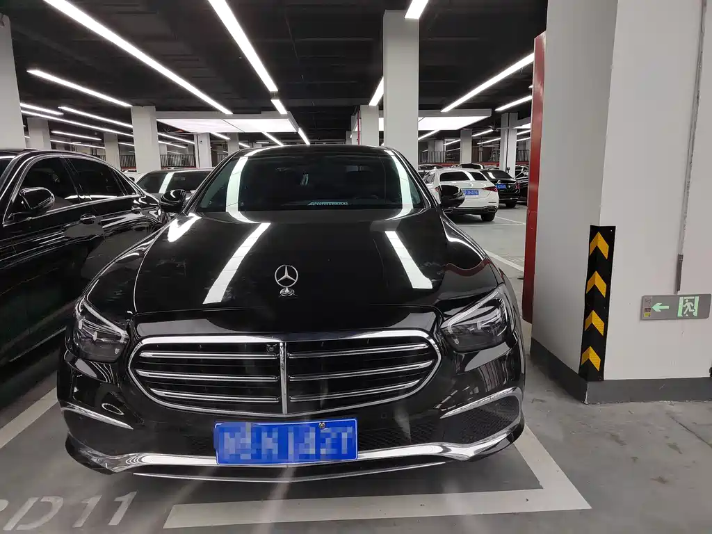 Mercedes-Benz E-Class — миниатюра 2