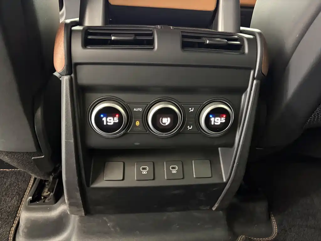 Land Rover Defender — миниатюра 20