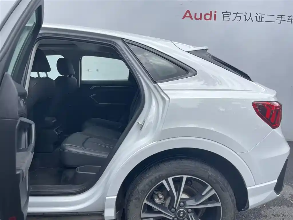 Audi Q3 Sportback — миниатюра 11