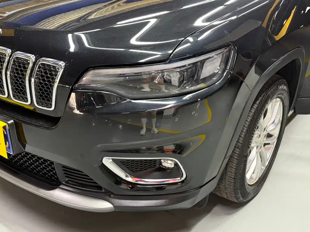 Jeep Cherokee — миниатюра 26