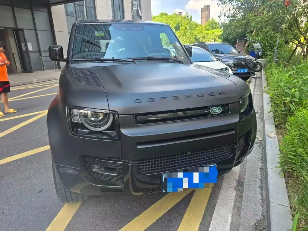 Land Rover Defender — миниатюра 6