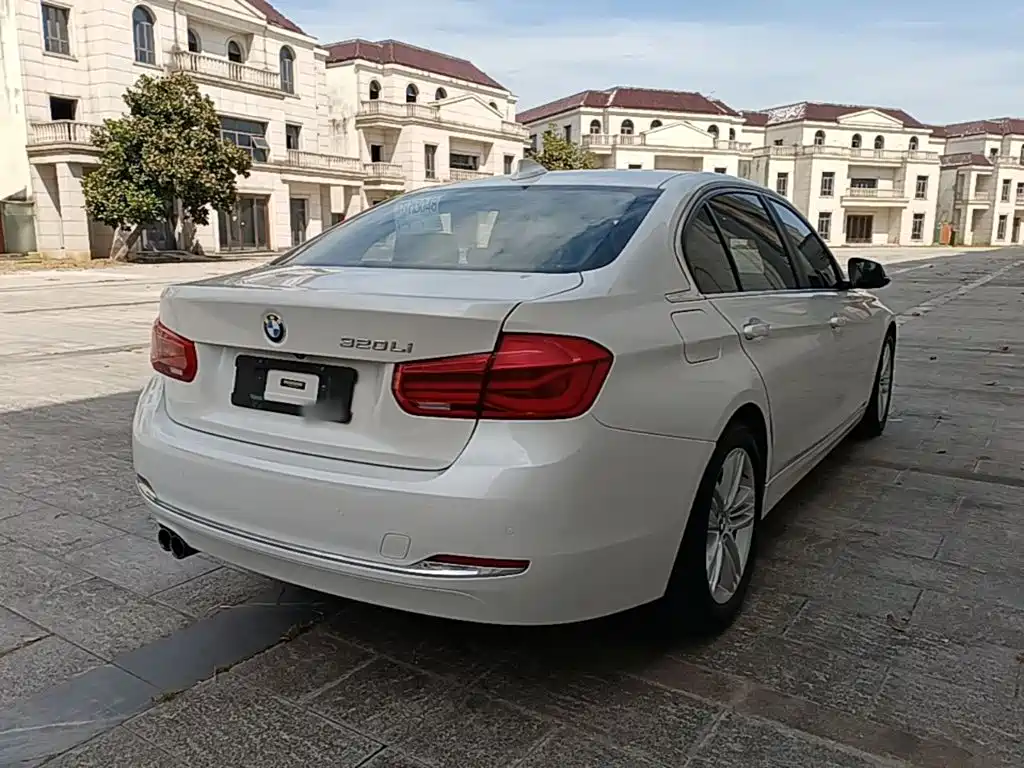 BMW 3 Series — миниатюра 7